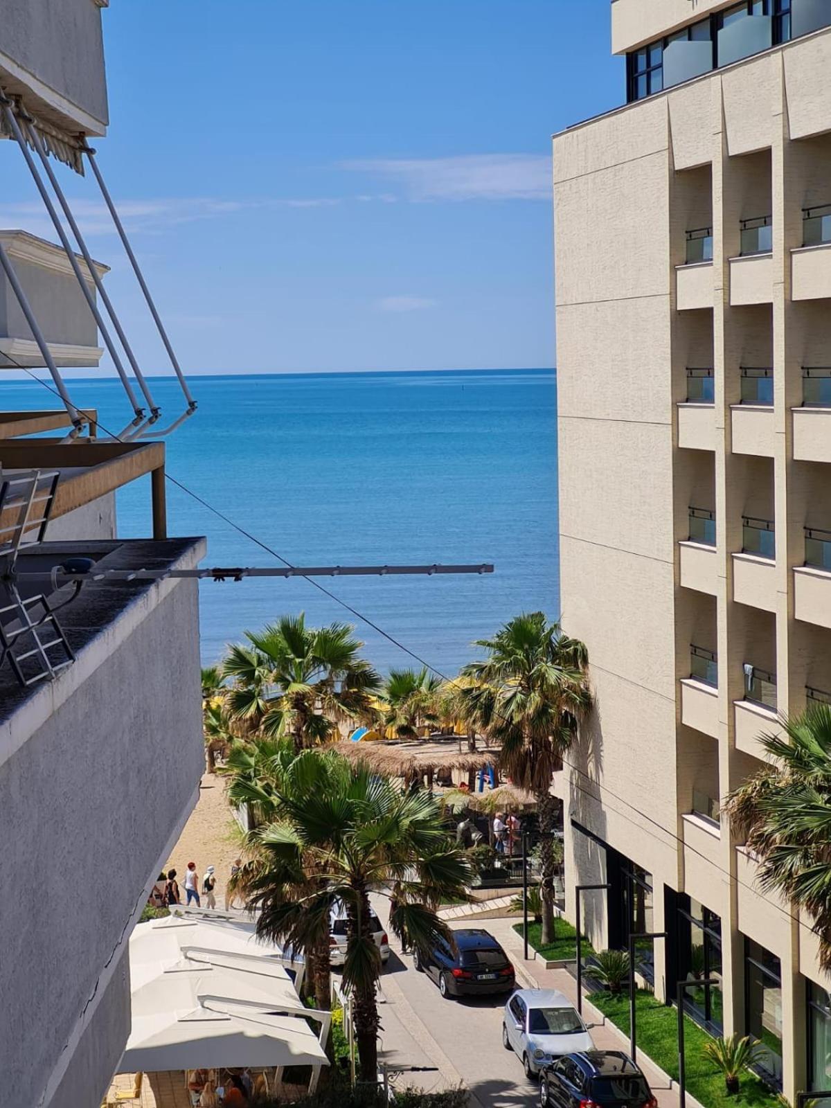 Sara-El Seaside Apartment Дуррес Екстер'єр фото